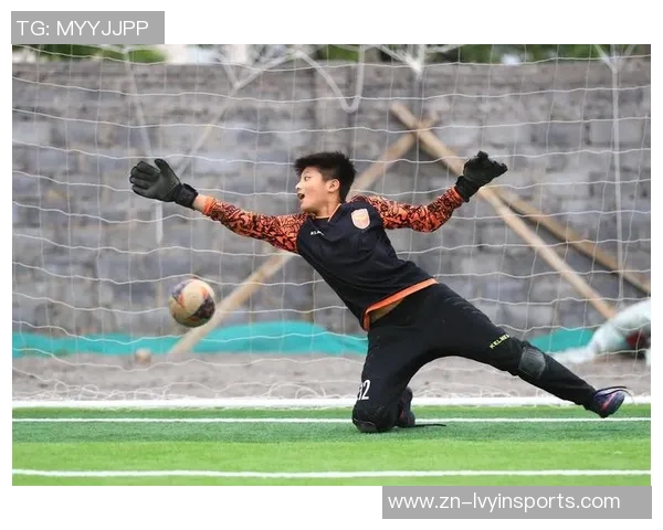 足球演员的魅力与挑战:在绿茵场上演绎人生的精彩瞬间