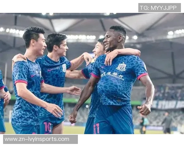 蔚山现代与绿地申花激战正酣谁能在亚冠赛场上笑到最后